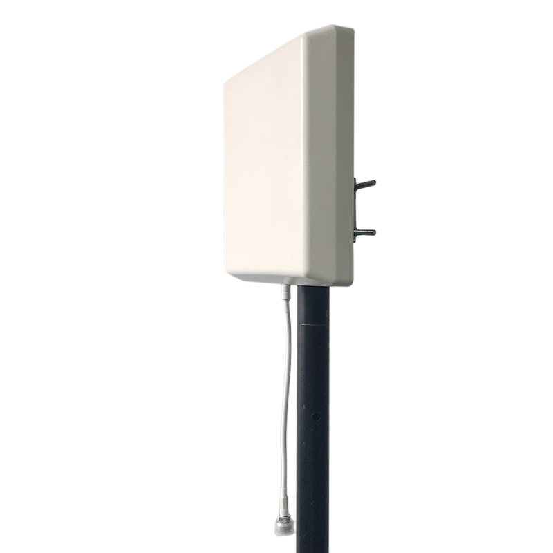Antena panel direccional SISO exterior 5dBi con hardware UHF 350-370MHz